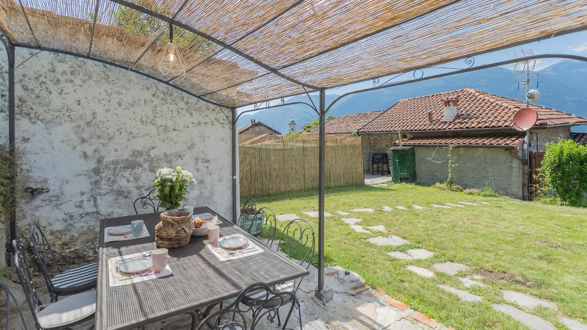 Jacuzzi Vista Lago - Country House Bellosguardo Lezzeno 0*,  Italia