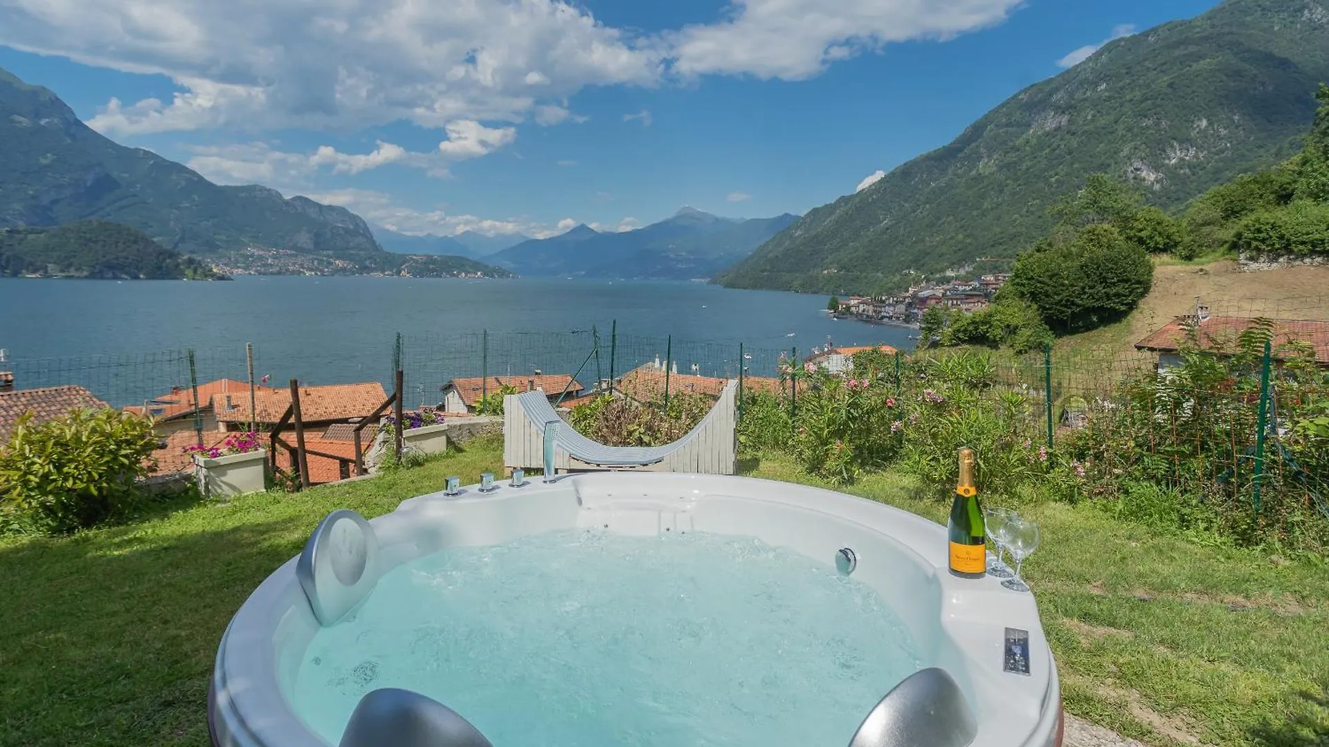 Jacuzzi Vista Lago - Country House Bellosguardo Lezzeno