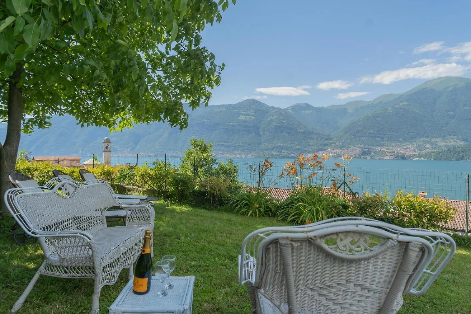 Jacuzzi Vista Lago - Country House Bellosguardo Lezzeno
