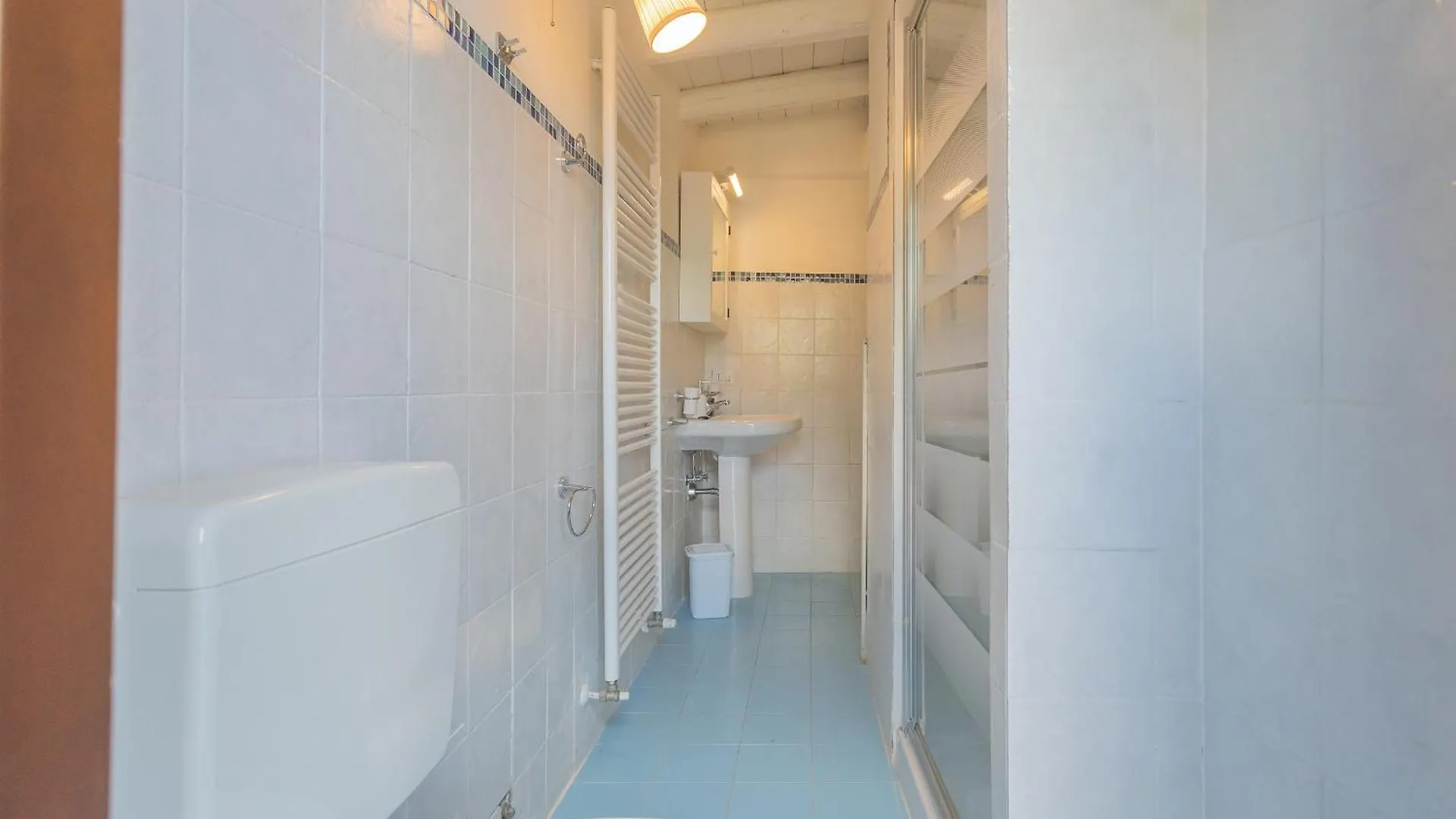 בית נופש לצנו Jacuzzi Vista Lago - Country House Bellosguardo